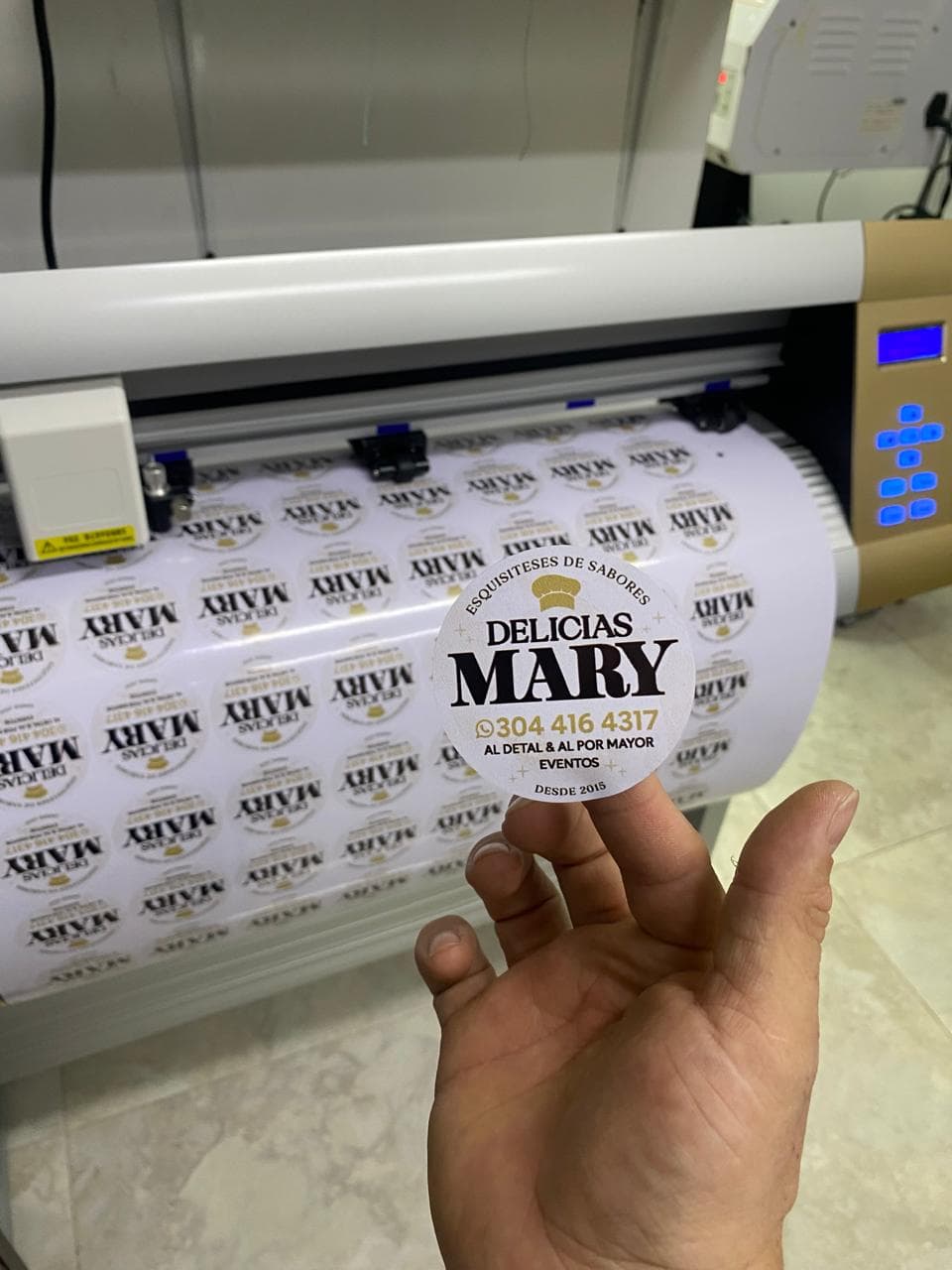 Stiker un cuarto (50x50)