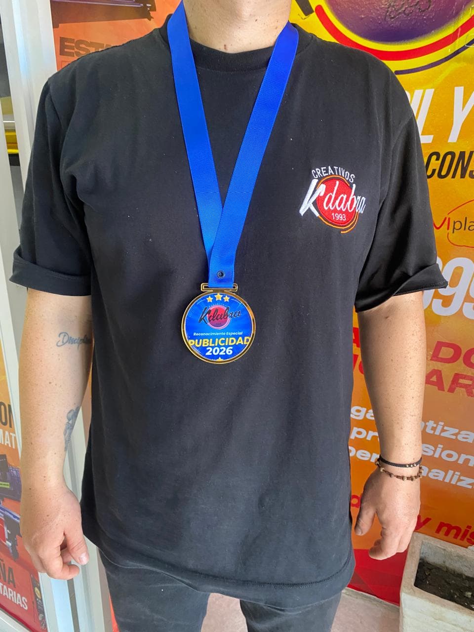 Medallas en acrilico con vinilo laminado